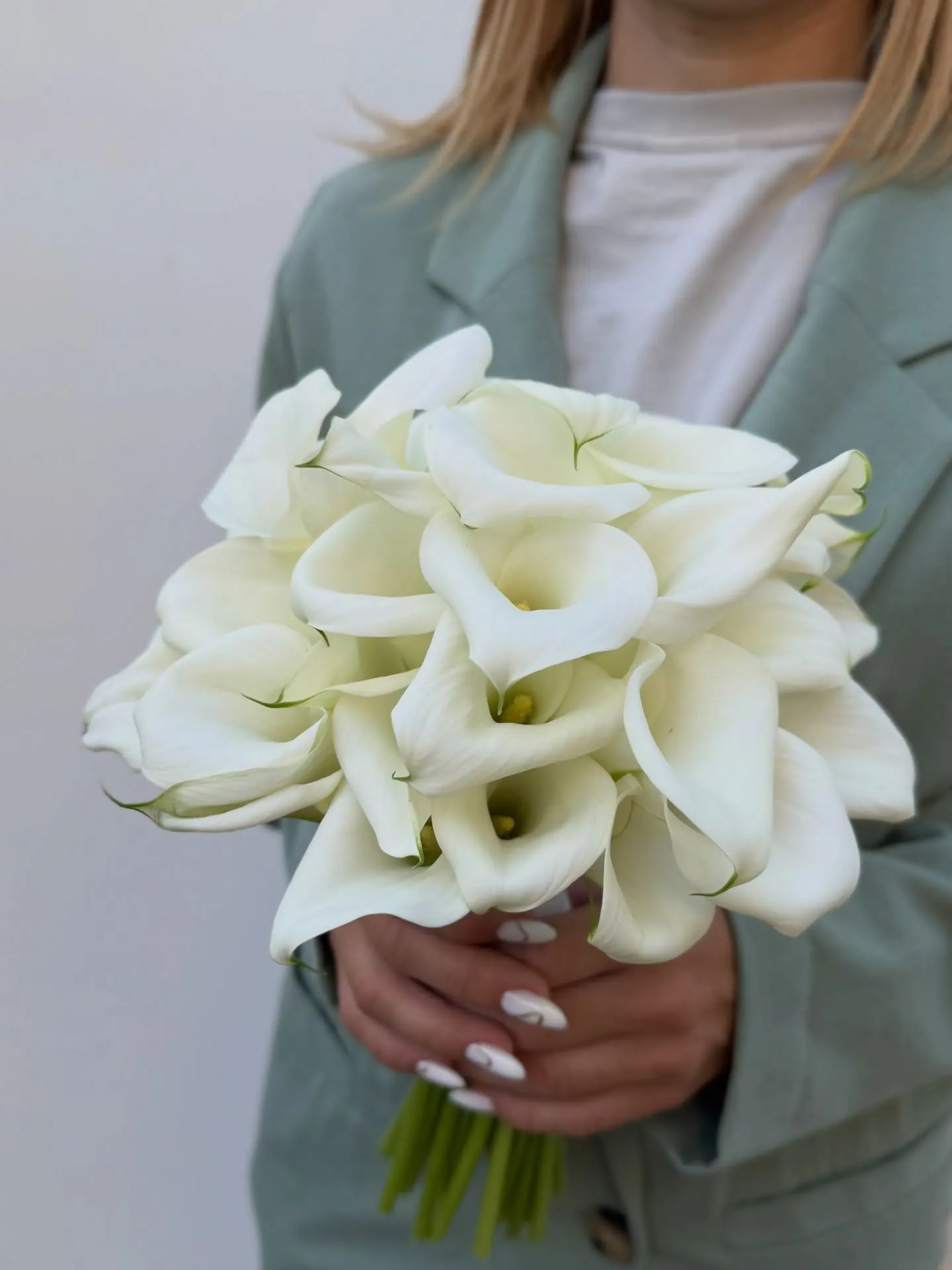 Buchet de cale albe
