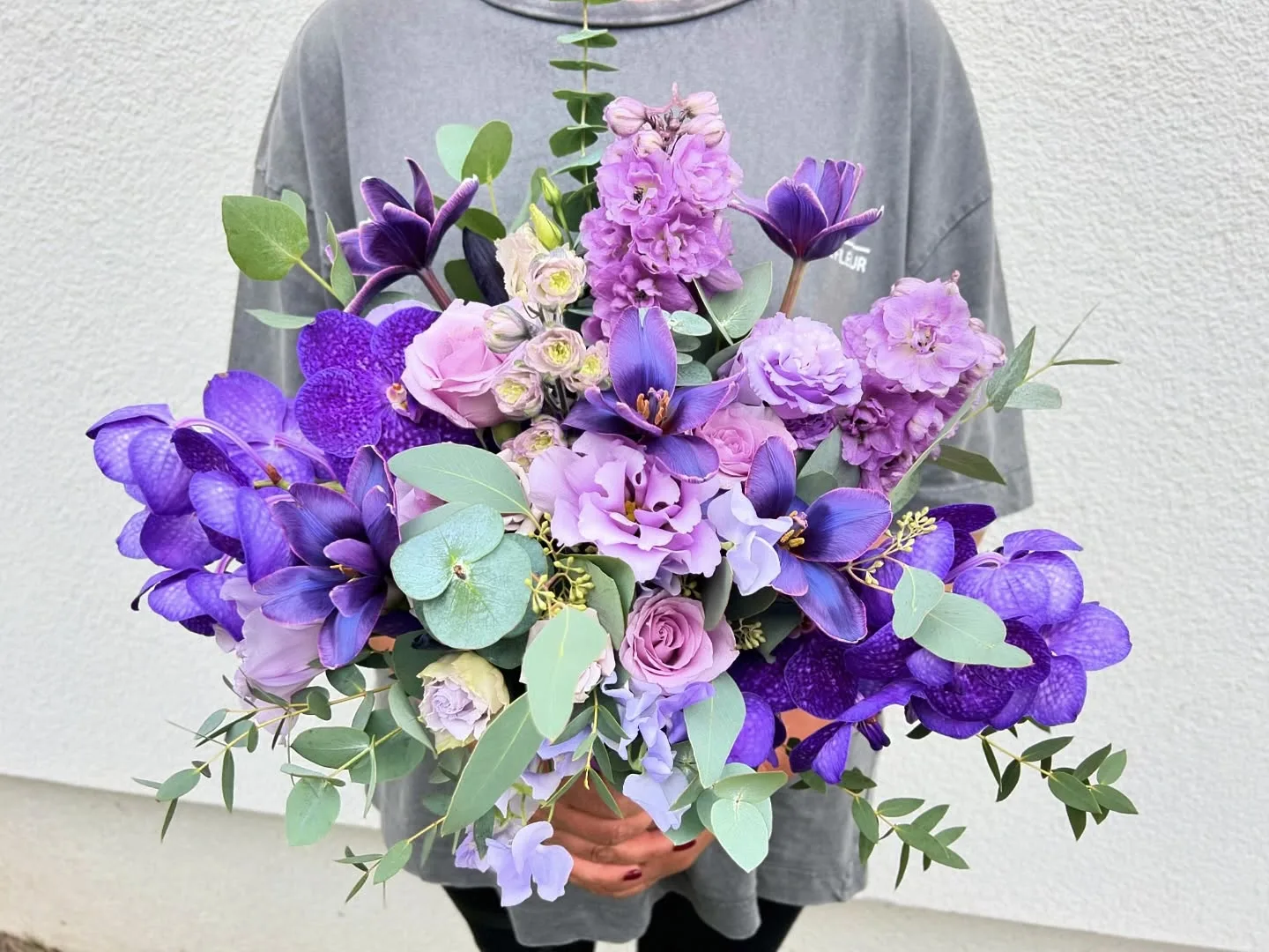 Buchet mov cu orhidee vanda